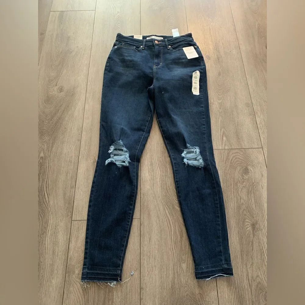Signature Levi’s Strauss ultra high rise jeggins